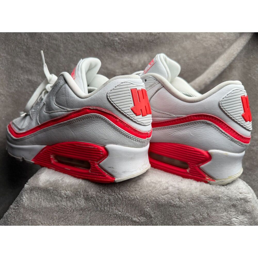 Undefeated x Nike Air Max 90 "White / Solar Red" (CJ7197-103) - Men's Size 12